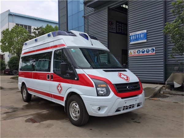 新時(shí)代高端救護(hù)車廠家 打造安全高效的“移動(dòng)ICU”——120搶救車與救護(hù)車的革新之路