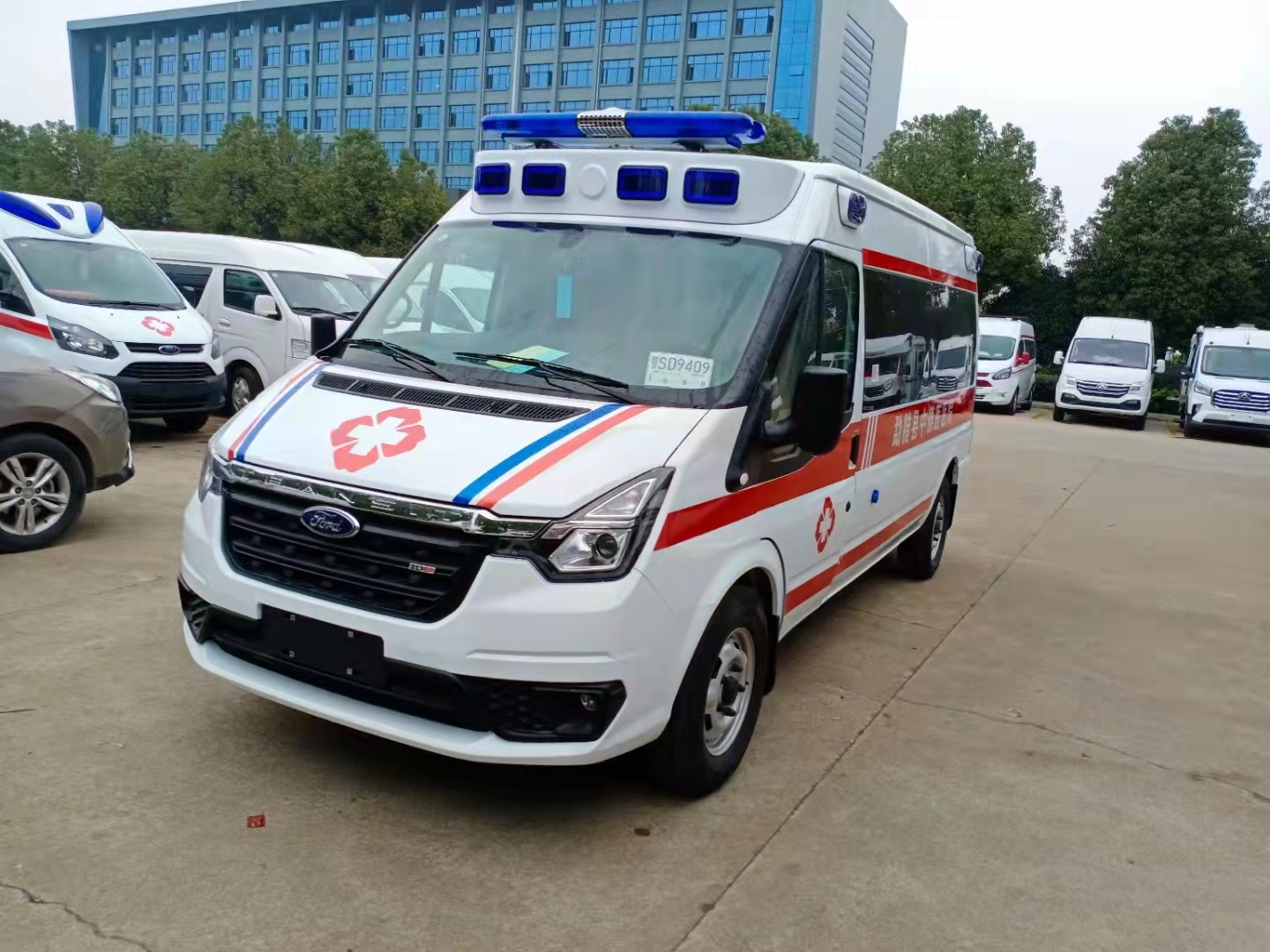 守護(hù)生命的移動(dòng)堡壘 負(fù)壓救護(hù)車的特點(diǎn)與濟(jì)南優(yōu)質(zhì)生產(chǎn)廠家